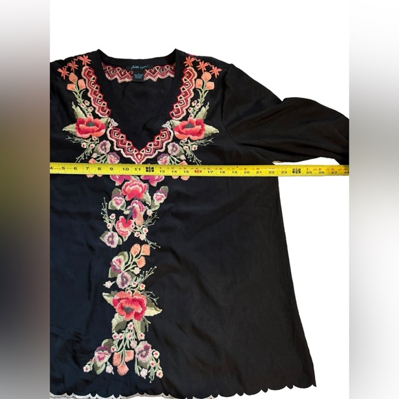 Faith & Zoe Women’s Black Floral‎ Embroidered Long Sleeve Blouse Size Large - Picture 7 of 8